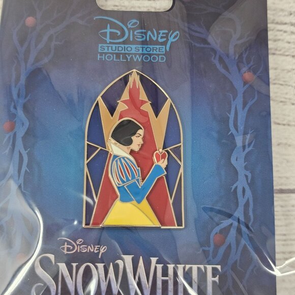 New! DSSH Snow White Stained Glass Pin LE 400 - Picture 2 of 3